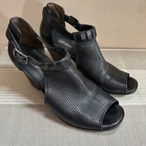 Paul Green Collen Booties Black Leather Perforated Size 6.5